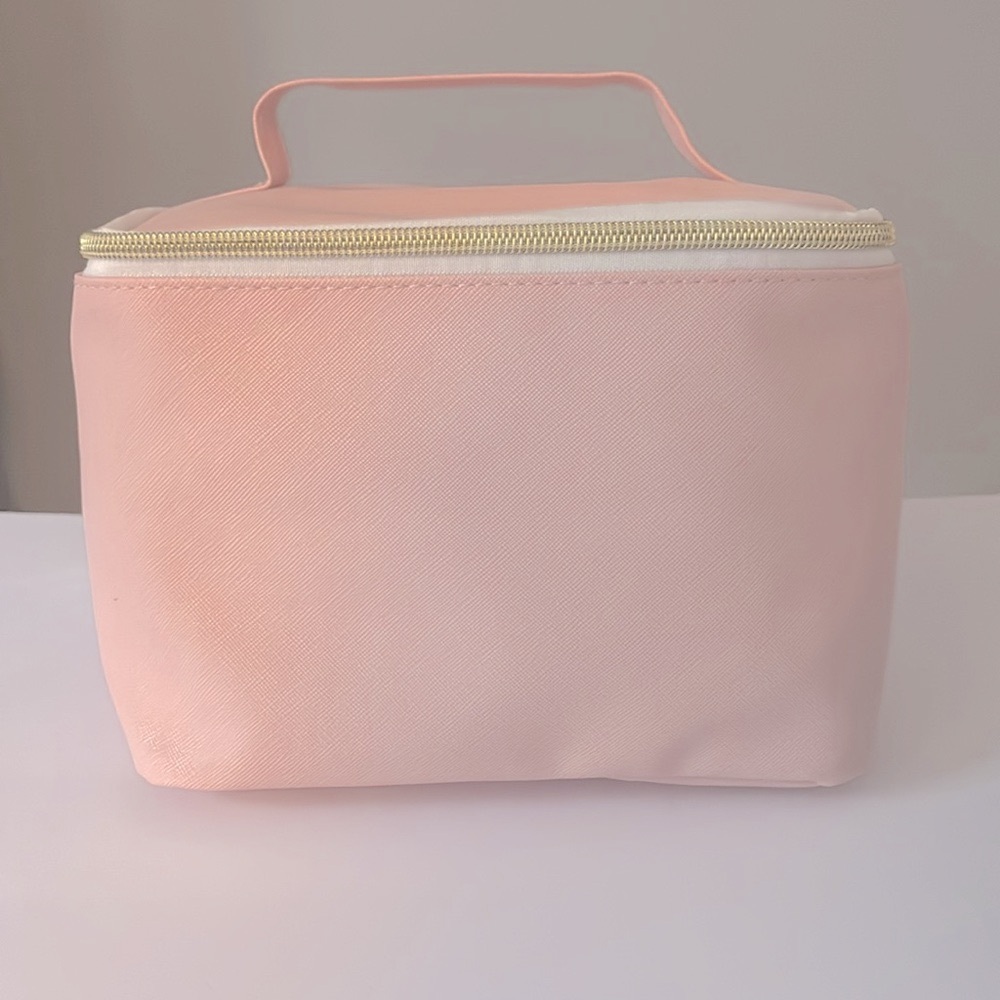 🌸✨Light Pink Cosmetic Bag with Gold Zipper